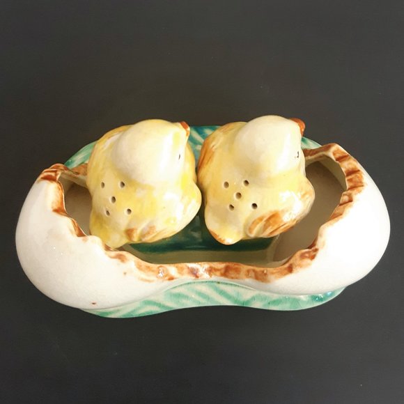 VTG Hatching Chicks in Eggs Shell Salt & Pepper Shakers Chicken Easter Farmhouse - Picture 13 of 13